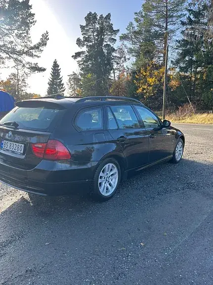 BMW 318D 2009 photo 4