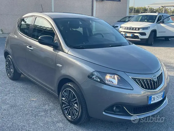 Lancia Ypsilon