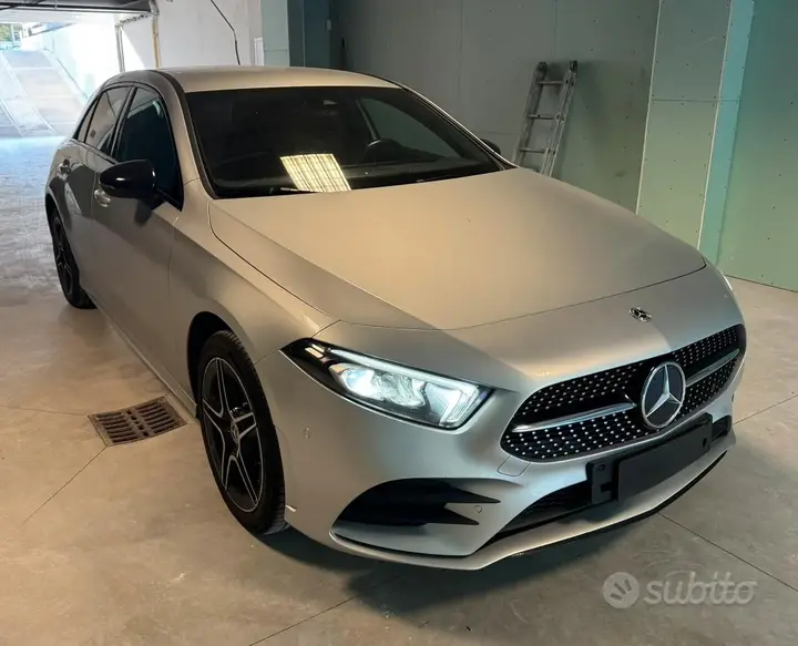 Mercedes-Benz A250E