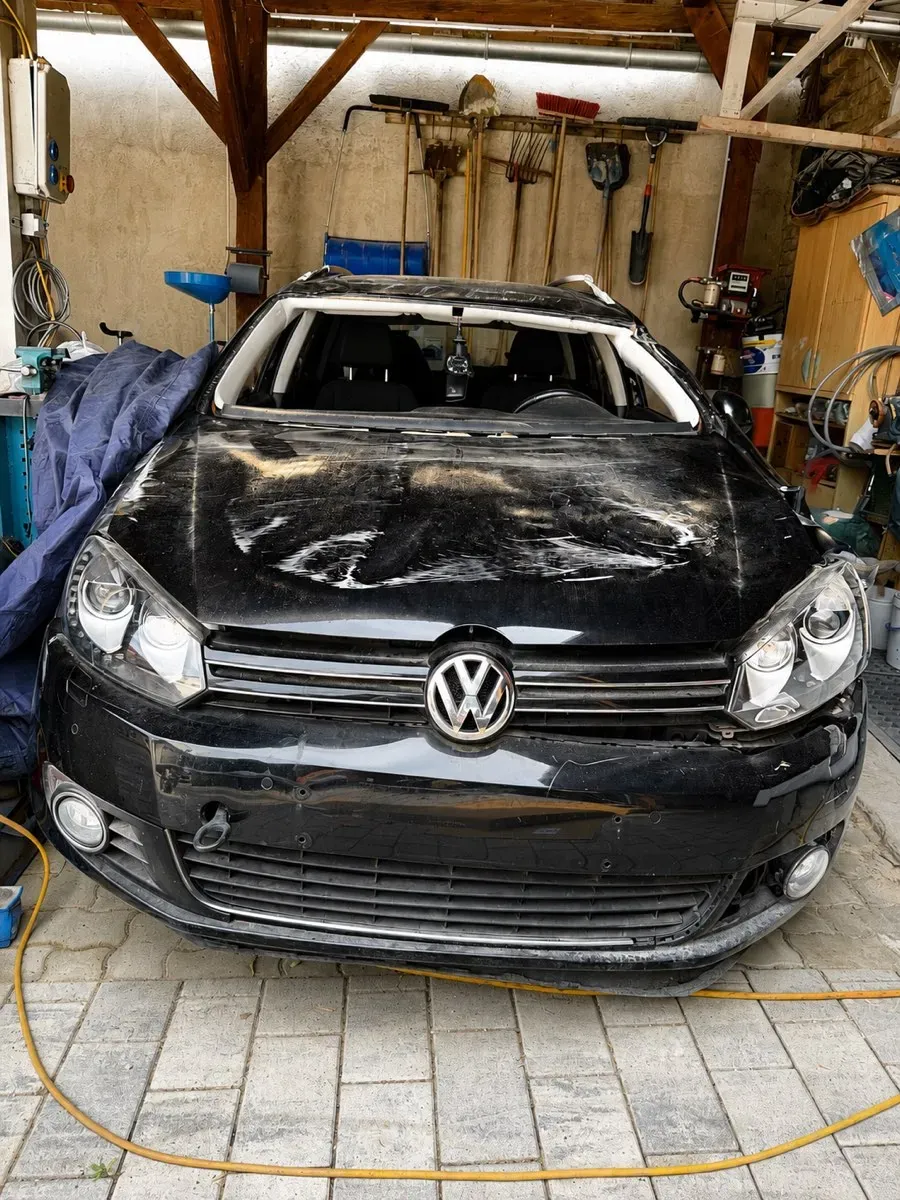 Volkswagen Golf 2011 photo 2