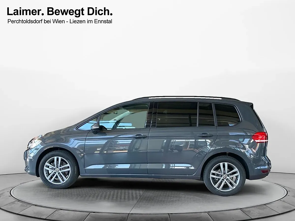 Volkswagen Touran 2026 photo 2