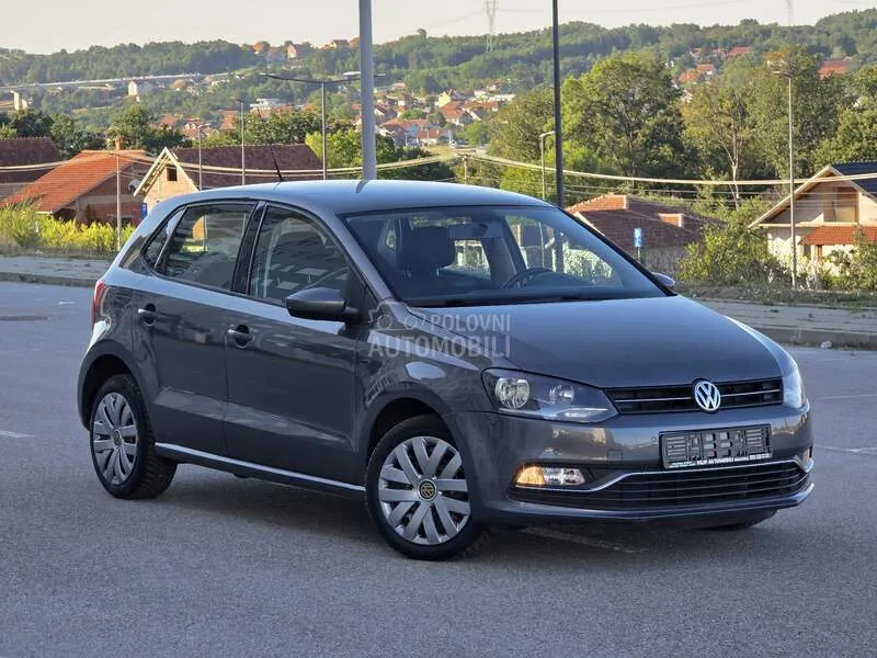 Volkswagen Polo 2010 photo 2
