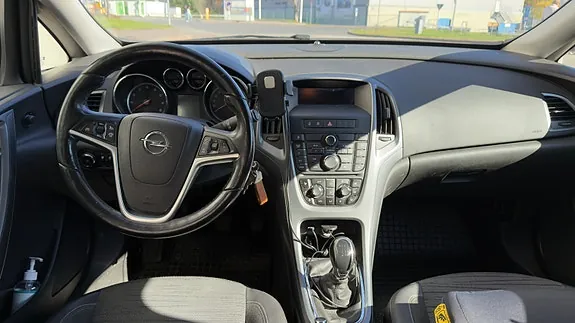Opel Astra 2014 photo 4