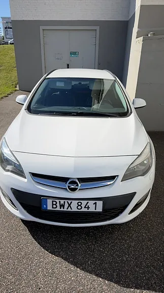 Opel Astra 2014 photo 2