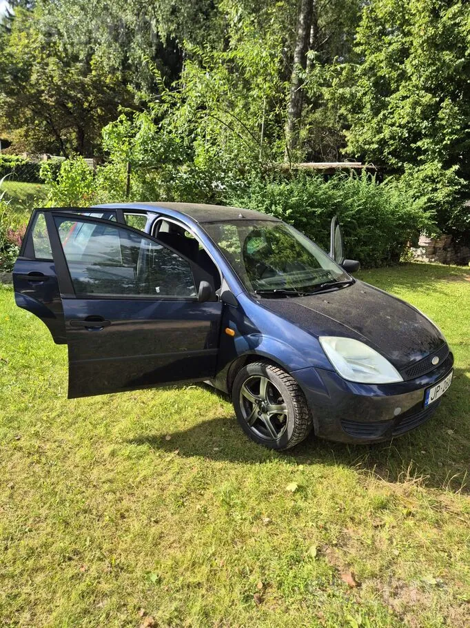 Ford Fiesta 2004 photo 4