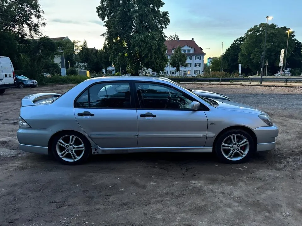 Mitsubishi Lancer