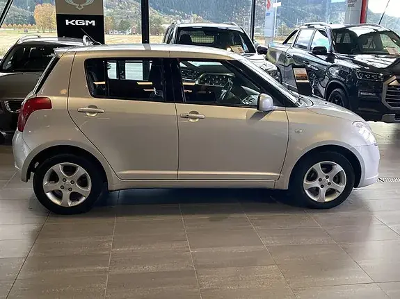 Suzuki Swift 2007 photo 3