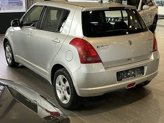 Suzuki Swift 2007 photo 5