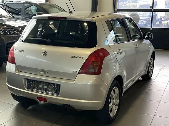Suzuki Swift 2007 photo 4