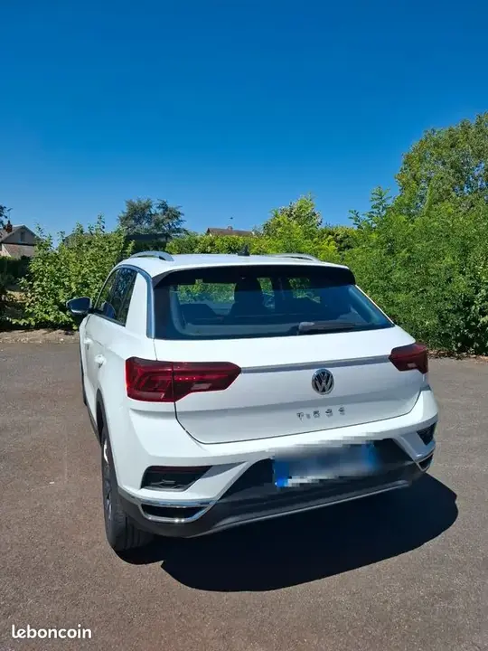 Volkswagen T-Roc 2020 photo 2