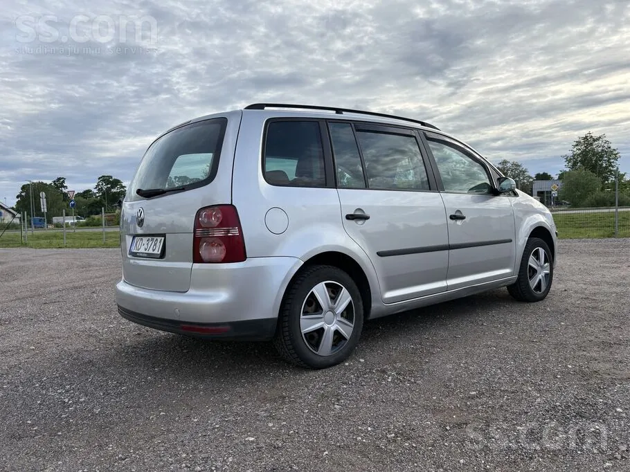Volkswagen Touran 2007 photo 5