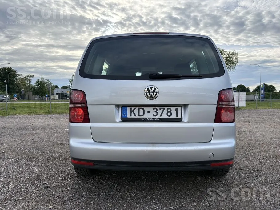 Volkswagen Touran 2007 photo 4