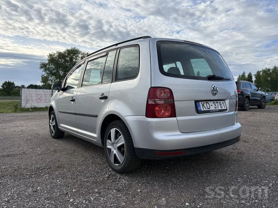Volkswagen Touran 2007 photo 3