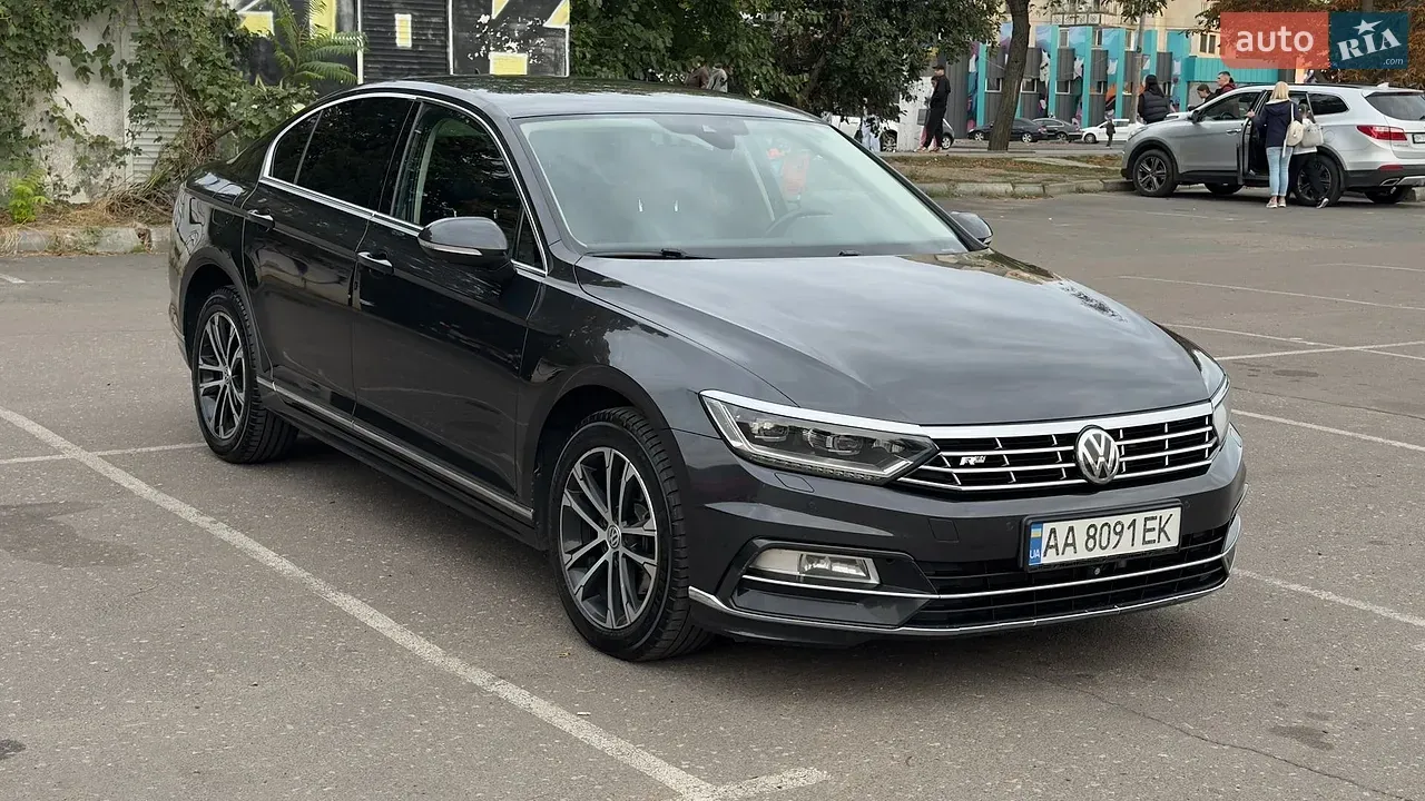 Volkswagen Passat 2018 photo 2