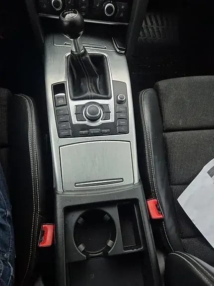 Audi A6 2010 photo 2