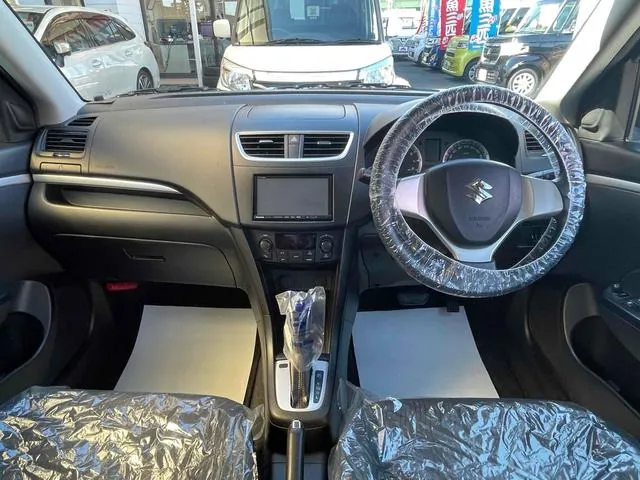 Suzuki Swift photo 3