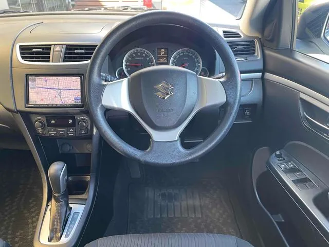 Suzuki Swift photo 4