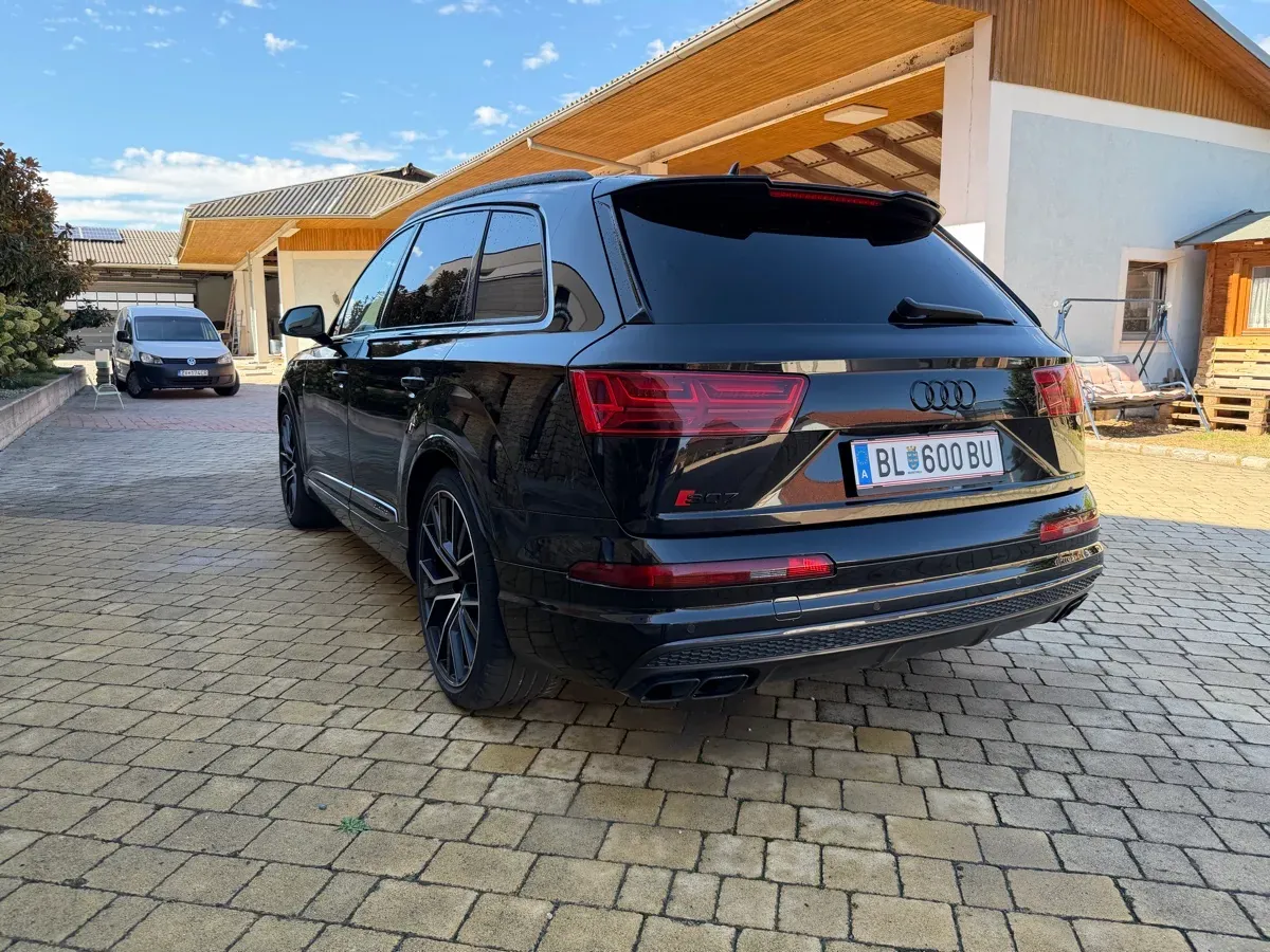 Audi Q7 2018 photo 2