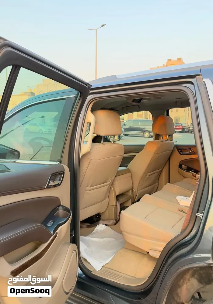 Chevrolet Tahoe 2020 photo 2