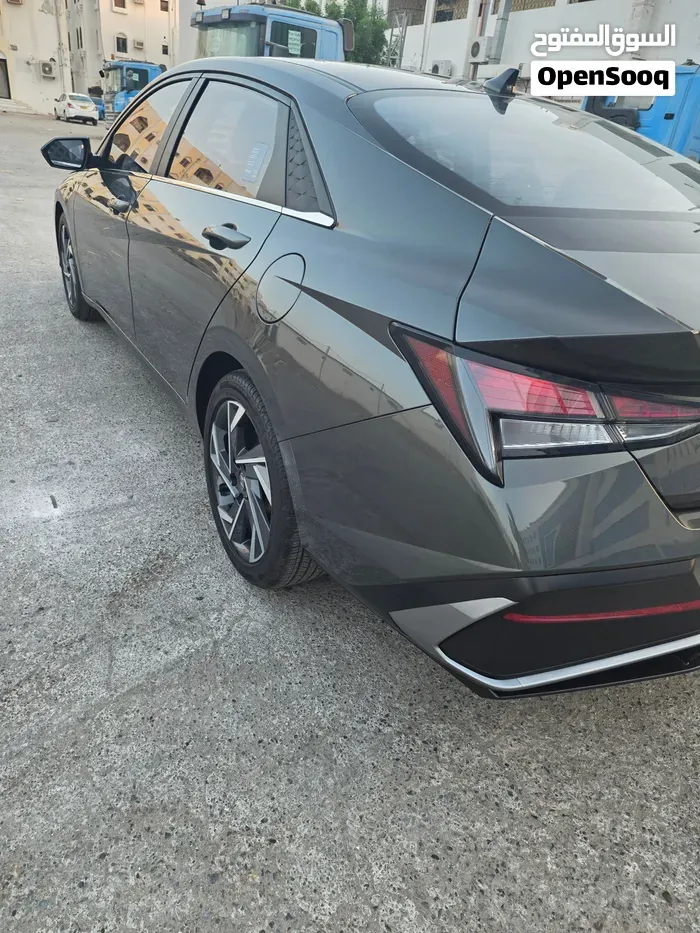 Hyundai Elantra 2025 photo 2