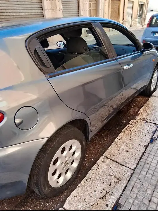 Alfa Romeo 147 2003 photo 3