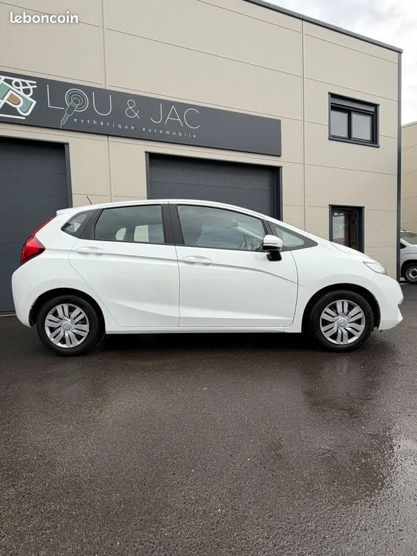 Honda Jazz 2017 photo 2