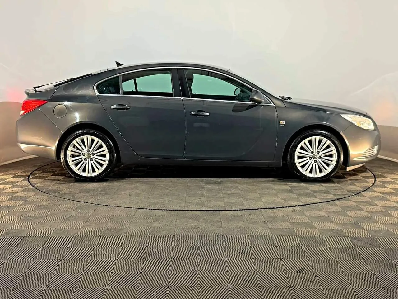 Vauxhall Insignia 2013 photo 5
