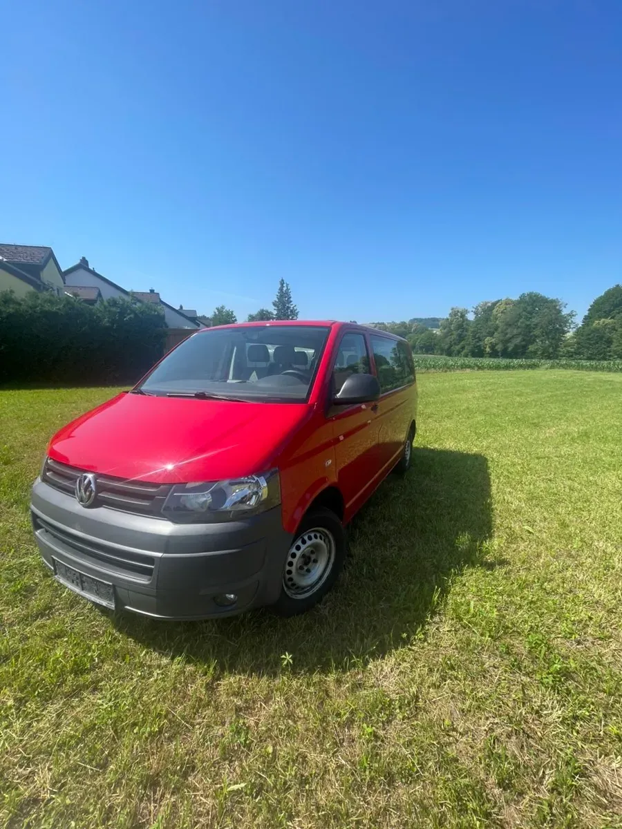Volkswagen T5 2010 photo 2