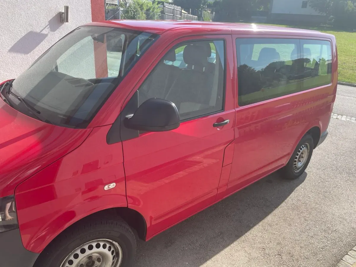 Volkswagen T5 2010 photo 3