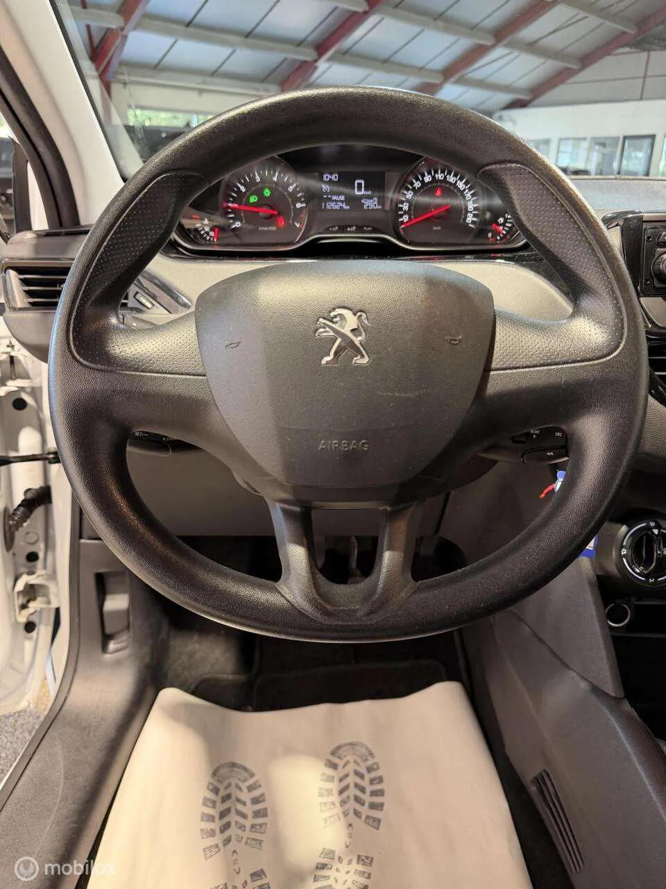 Peugeot 208 2014 photo 4