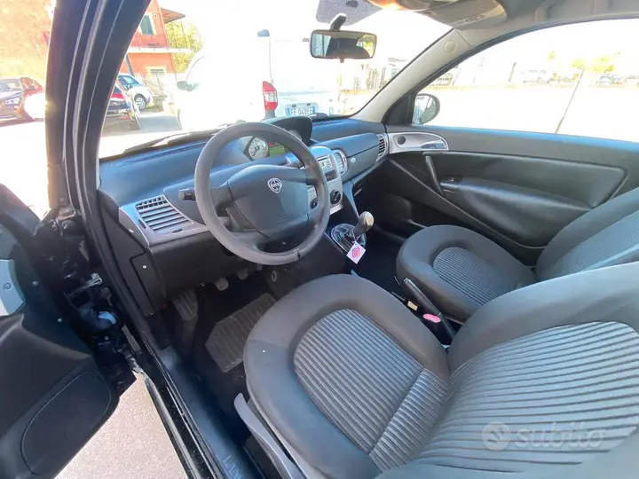 Lancia Ypsilon 2011 photo 4