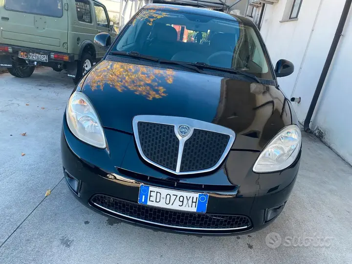 Lancia Ypsilon