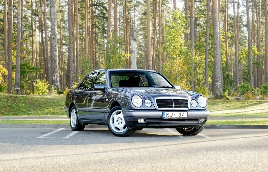Mercedes-Benz E220 1996 photo 5