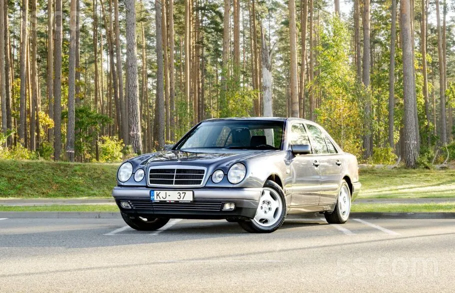 Mercedes-Benz E220