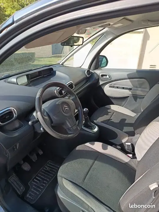 Citroen C3 Picasso 2010 photo 3