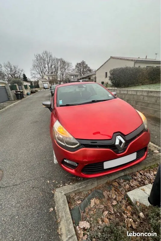 Renault Clio 2015 photo 2