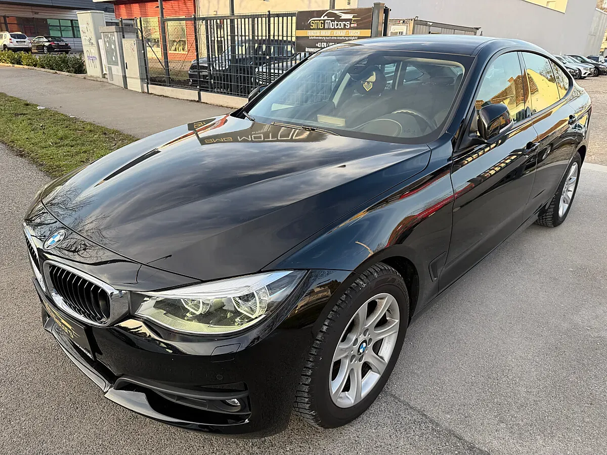 BMW 3 Series 2019 photo 3
