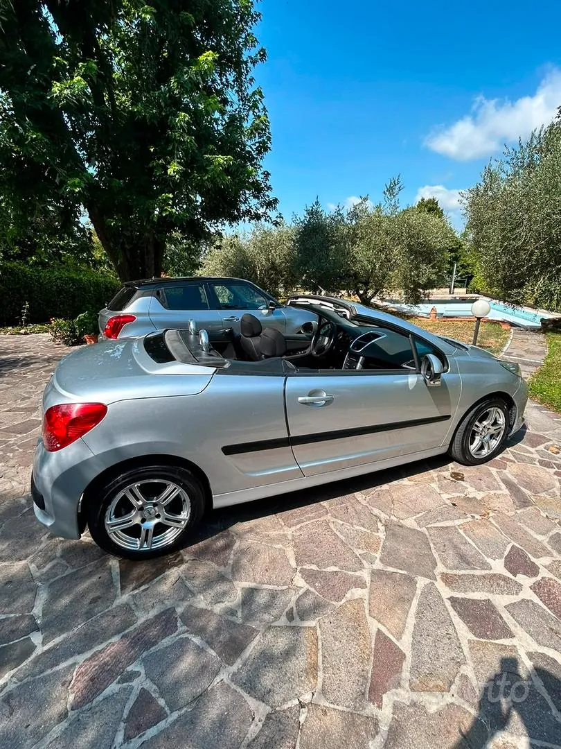 Peugeot 207 2007 photo 2