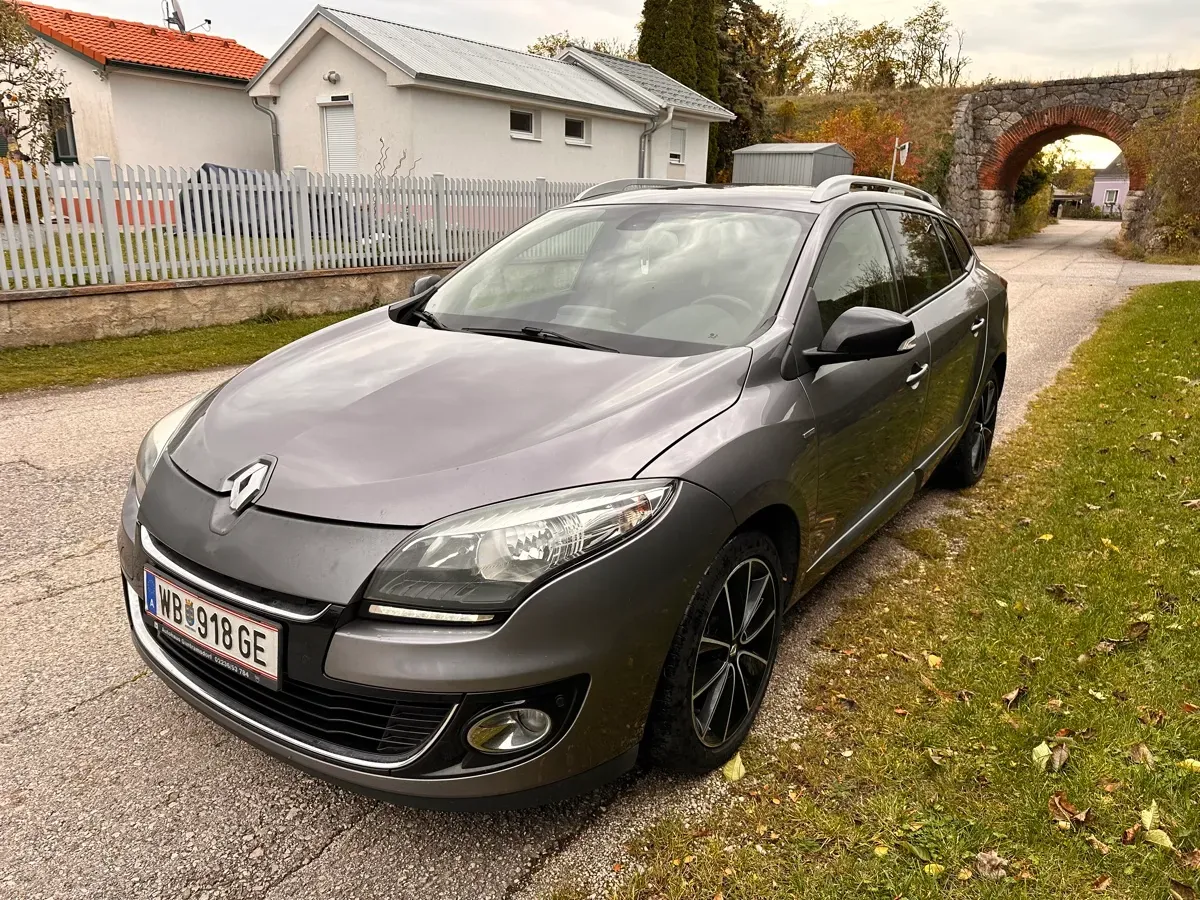 Renault Megane 2013 photo 2