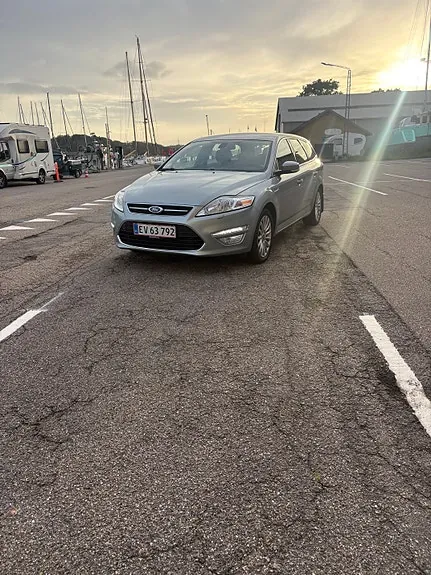 Ford Mondeo 2011 photo 2