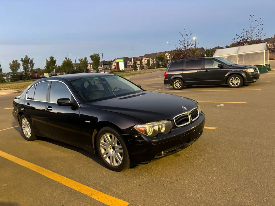 BMW 7 Series 2005 photo 2