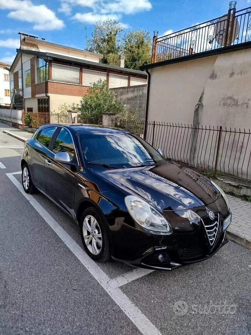 Alfa Romeo Giulietta 2012 photo 4
