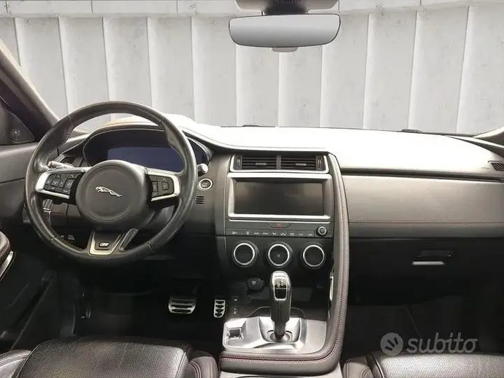 Jaguar E-Pace 2019 photo 4