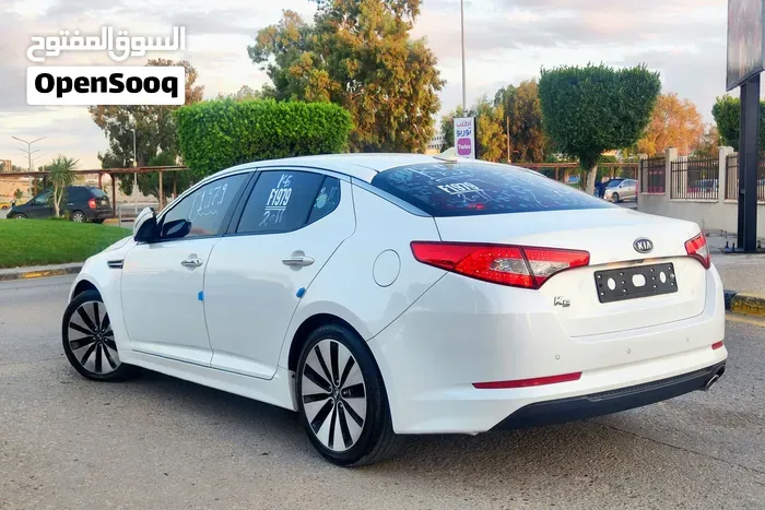 Kia K5 2011 photo 2