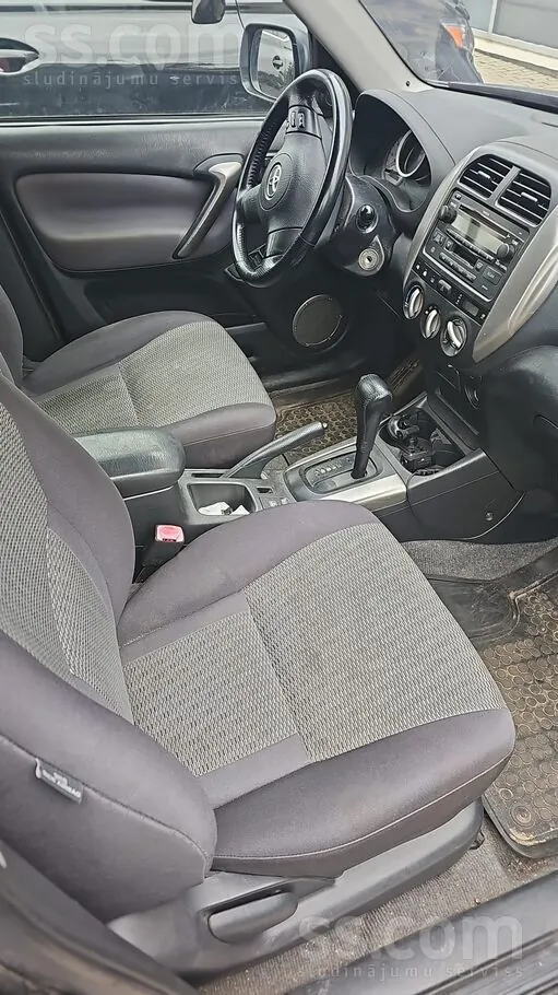 Toyota Rav4 2004 photo 4