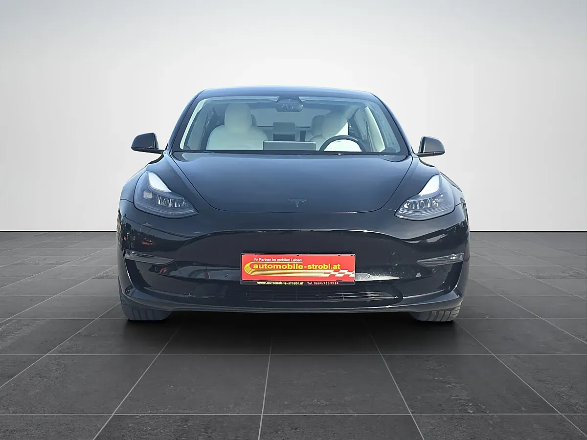 Tesla Model 3 2022 photo 2