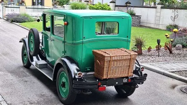 Citroen C4 1930 photo 2