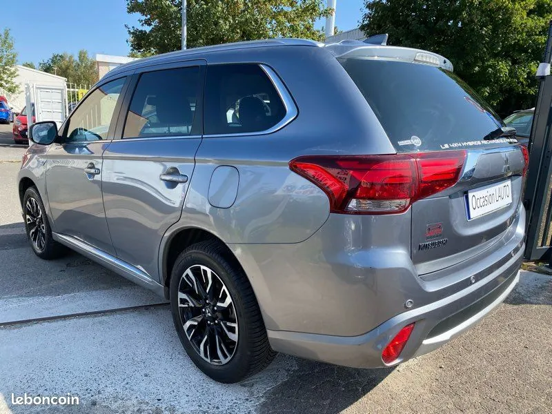 Mitsubishi Outlander 2018 photo 3