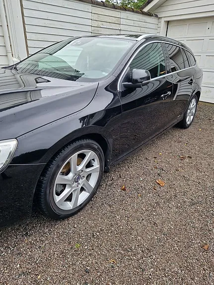 Volvo V60 2014 photo 2