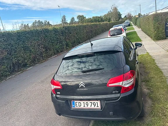 Citroen C4 2011 photo 2